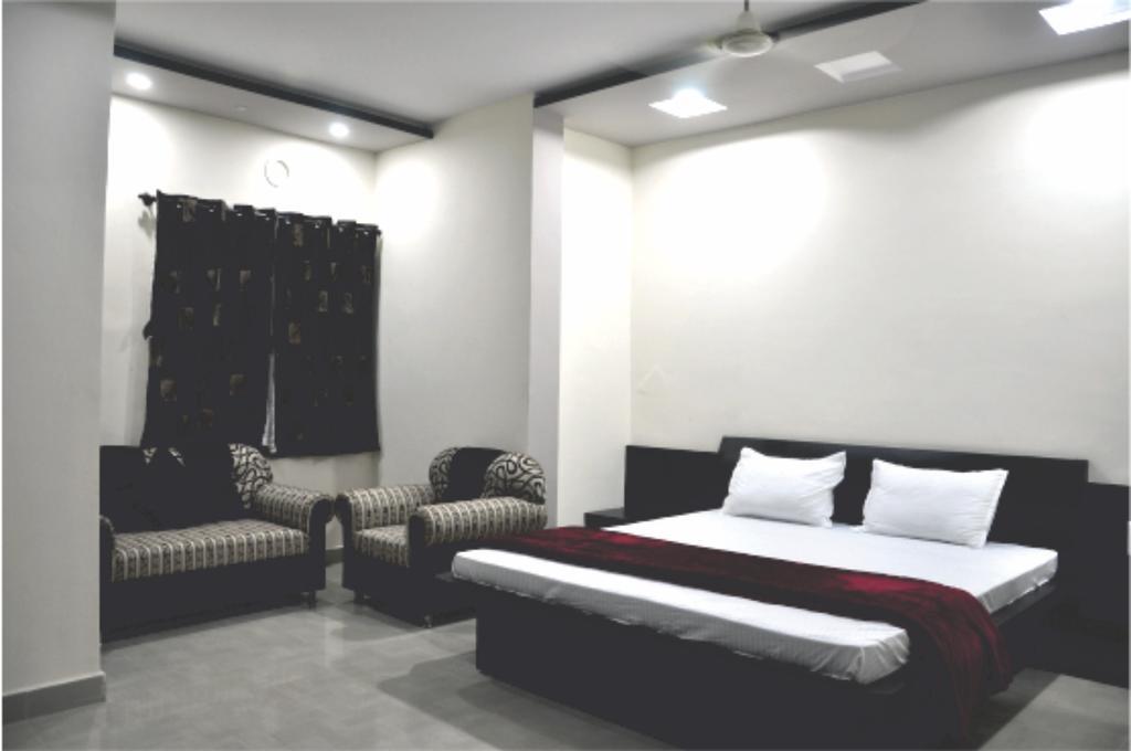 Hotel Rudraksh Virani Extérieur photo